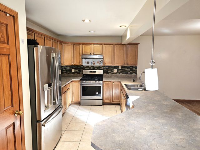 10067 Adams Street, Crown Point, IN 46307