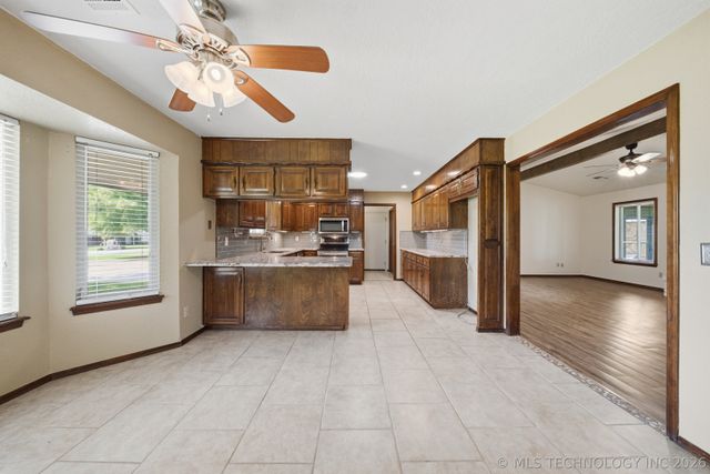 8261 N 162nd East Avenue, Owasso, OK 74055