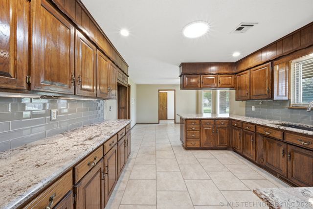 8261 N 162nd East Avenue, Owasso, OK 74055