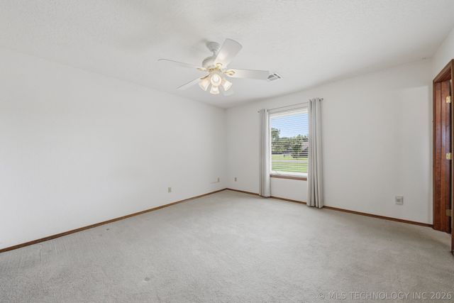 8261 N 162nd East Avenue, Owasso, OK 74055