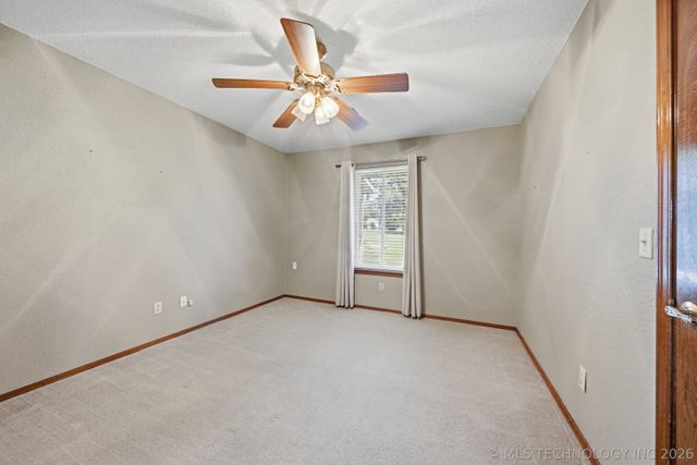 8261 N 162nd East Avenue, Owasso, OK 74055