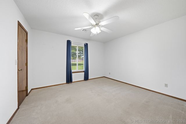 8261 N 162nd East Avenue, Owasso, OK 74055