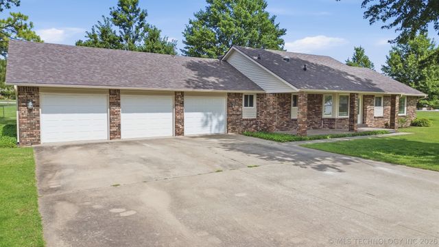 8261 N 162nd East Avenue, Owasso, OK 74055