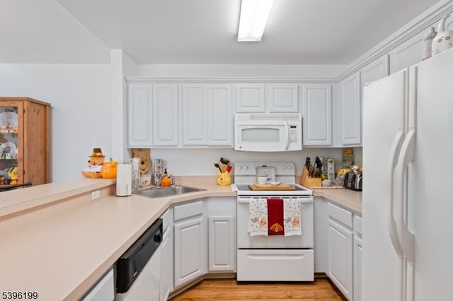 11 Parkside Ct 11, Wayne Twp., NJ 07470