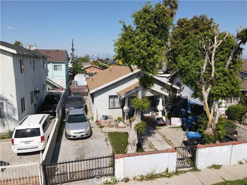861 W 74th Street, Los Angeles, CA 90044