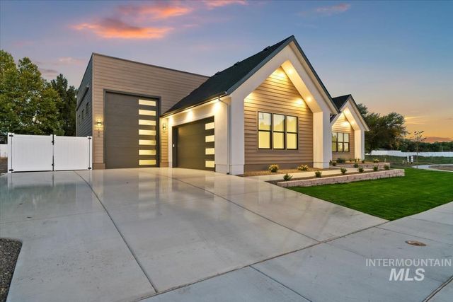 196 N Timber Wolf Pl, Eagle, ID 83616