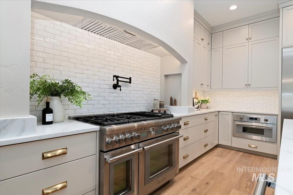 196 N Timber Wolf Pl, Eagle, ID 83616 photo 4