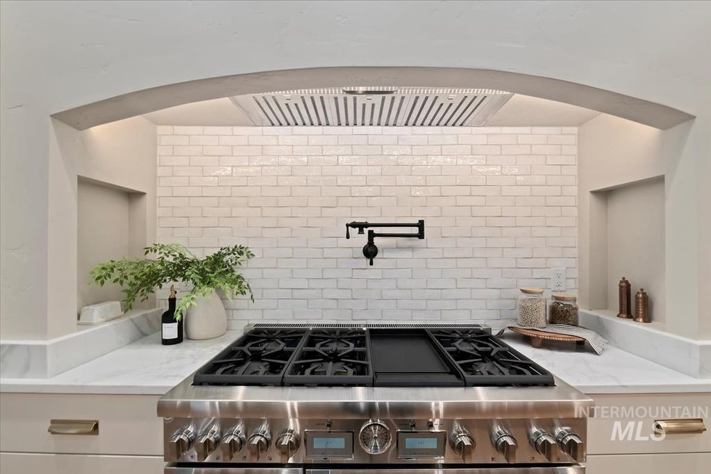 196 N Timber Wolf Pl, Eagle, ID 83616 photo 5