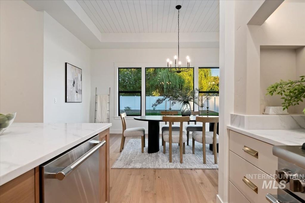 196 N Timber Wolf Pl, Eagle, ID 83616 photo 8