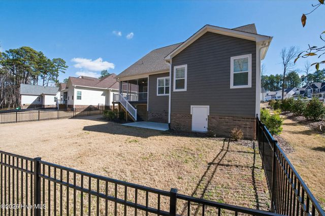 605 Jumper Court, Southern Pines, NC 28387