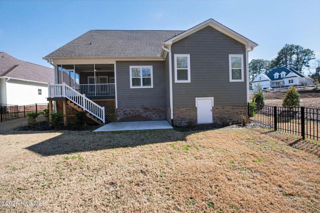 605 Jumper Court, Southern Pines, NC 28387