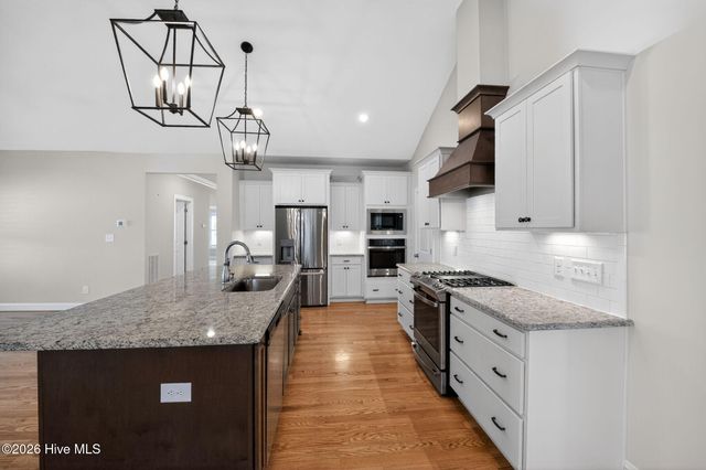 605 Jumper Court, Southern Pines, NC 28387