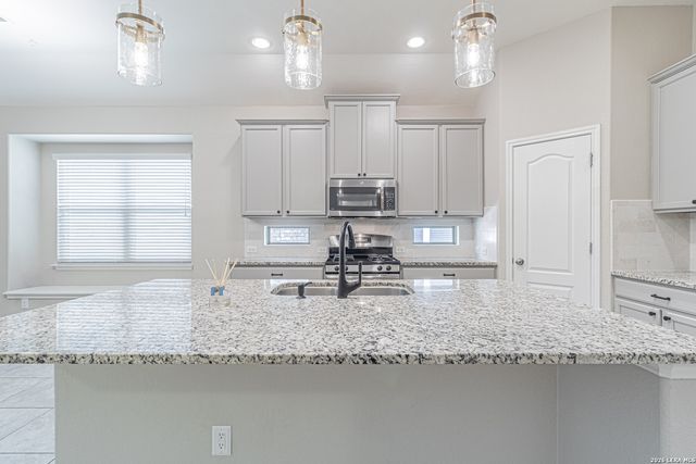 21923 CAPROCK CYN, San Antonio, TX 78258