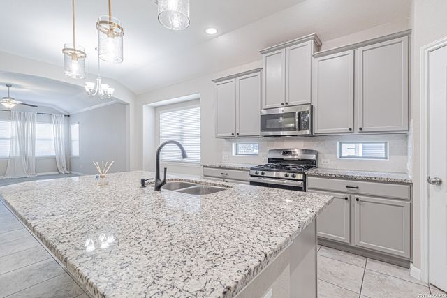 21923 CAPROCK CYN, San Antonio, TX 78258