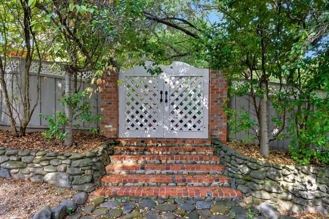 120 Oak Meadow Drive, Los Gatos, CA 95032