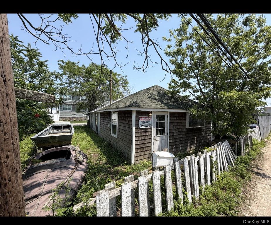 3908-A Sands Lane, Seaford, NY 11783 — exterior