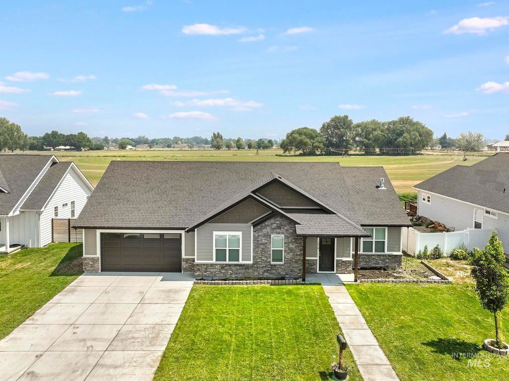 1510 Mountain View Drive, Gooding, ID 83330 photo 1