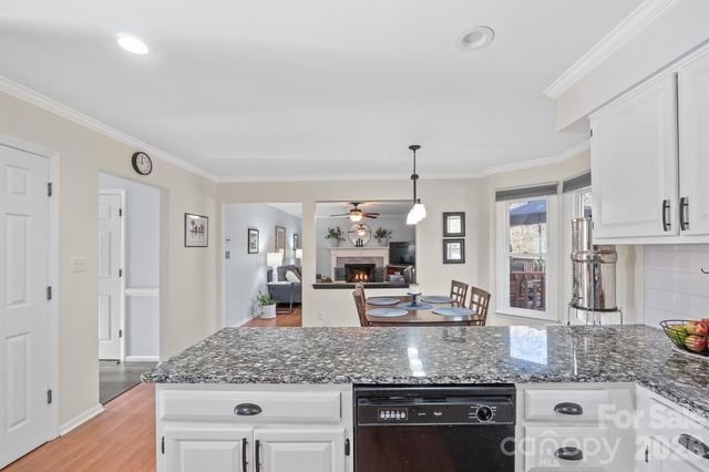 14604 Hanloch Court, Charlotte, NC 28262