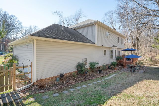 14604 Hanloch Court, Charlotte, NC 28262