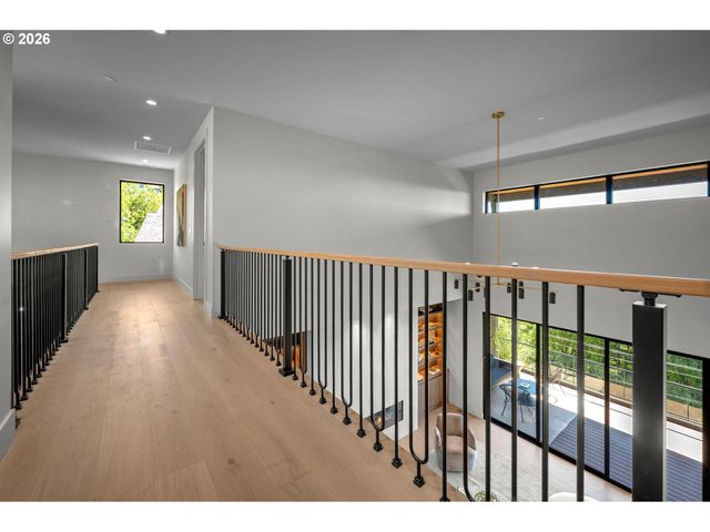 4018 Nw MCGRATH Ct, Portland, OR 97229