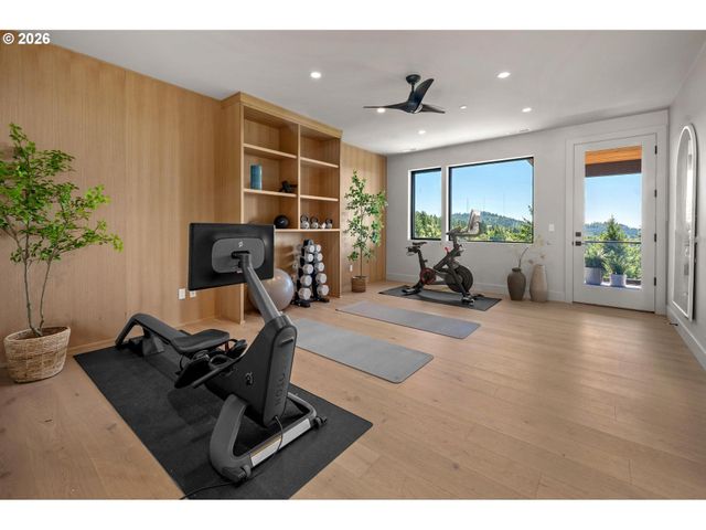 4018 Nw MCGRATH Ct, Portland, OR 97229