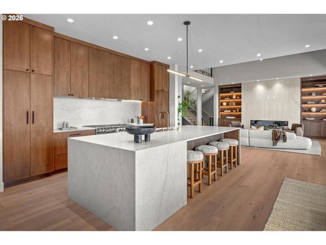 4018 Nw MCGRATH Ct, Portland, OR 97229