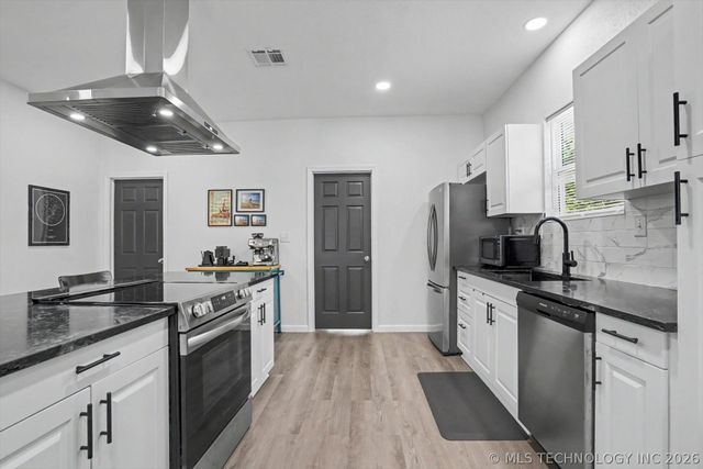 326 S Hickory Street, Sapulpa, OK 74066