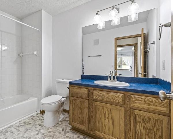 2336 Affirmed Drive, Shakopee, MN 55379