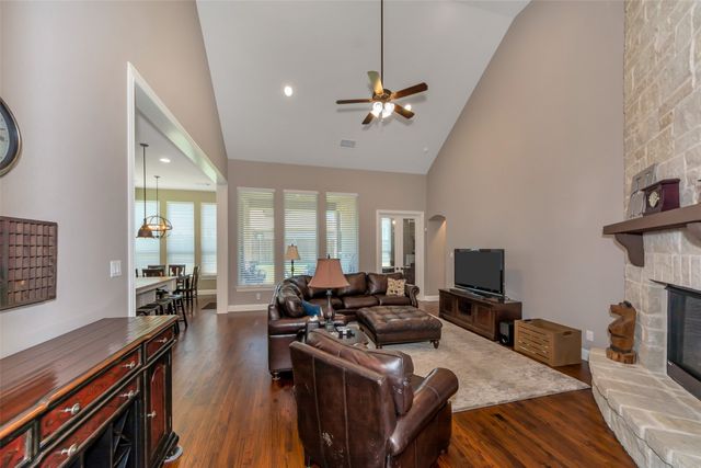 1001 W Bluff Way, Roanoke, TX 76262