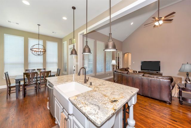 1001 W Bluff Way, Roanoke, TX 76262