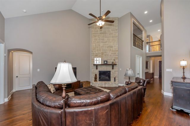 1001 W Bluff Way, Roanoke, TX 76262