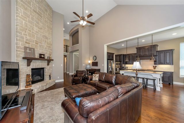 1001 W Bluff Way, Roanoke, TX 76262