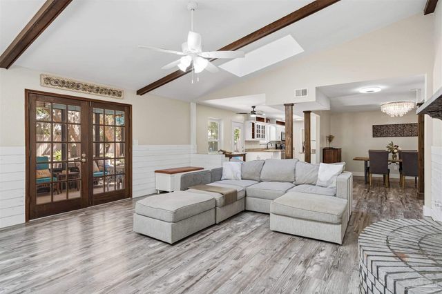 1555 Oak Shore Dr, Gulf Breeze, FL 32563