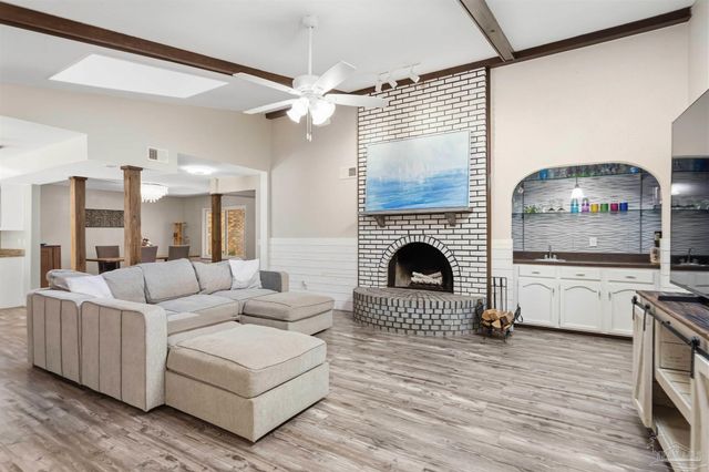 1555 Oak Shore Dr, Gulf Breeze, FL 32563