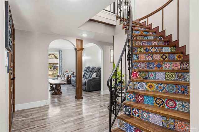 1555 Oak Shore Dr, Gulf Breeze, FL 32563