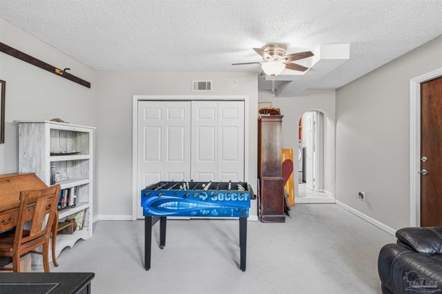 1555 Oak Shore Dr, Gulf Breeze, FL 32563