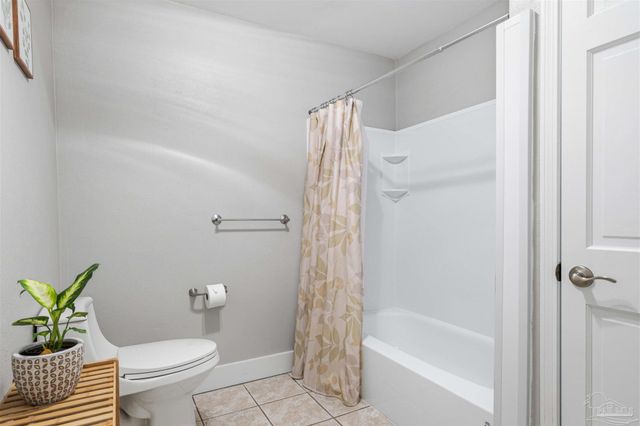 1555 Oak Shore Dr, Gulf Breeze, FL 32563