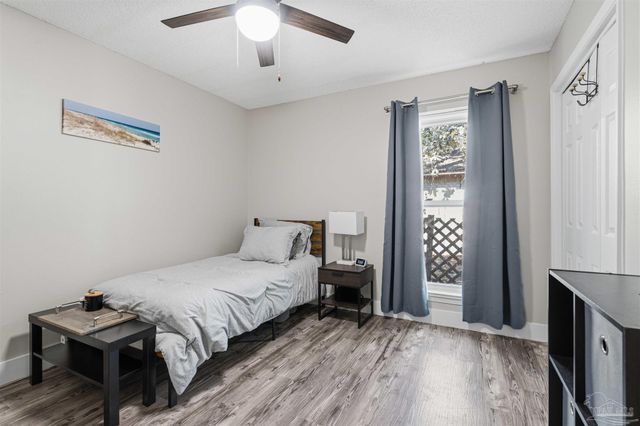 1555 Oak Shore Dr, Gulf Breeze, FL 32563