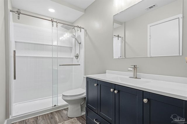 1555 Oak Shore Dr, Gulf Breeze, FL 32563