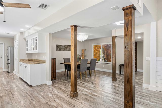 1555 Oak Shore Dr, Gulf Breeze, FL 32563