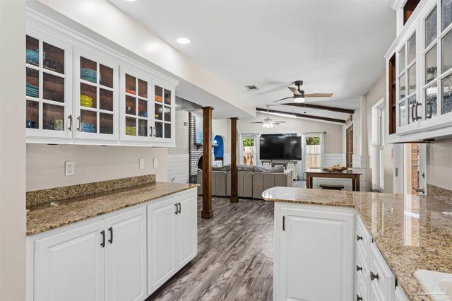 1555 Oak Shore Dr, Gulf Breeze, FL 32563