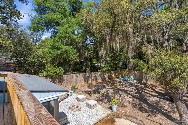 1555 Oak Shore Dr, Gulf Breeze, FL 32563