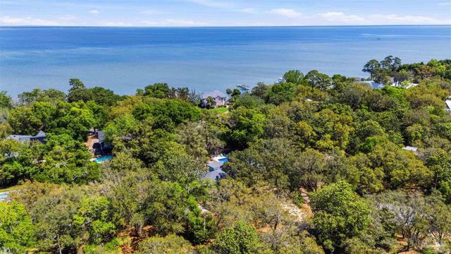 1555 Oak Shore Dr, Gulf Breeze, FL 32563