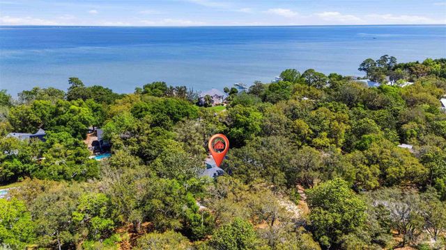 1555 Oak Shore Dr, Gulf Breeze, FL 32563
