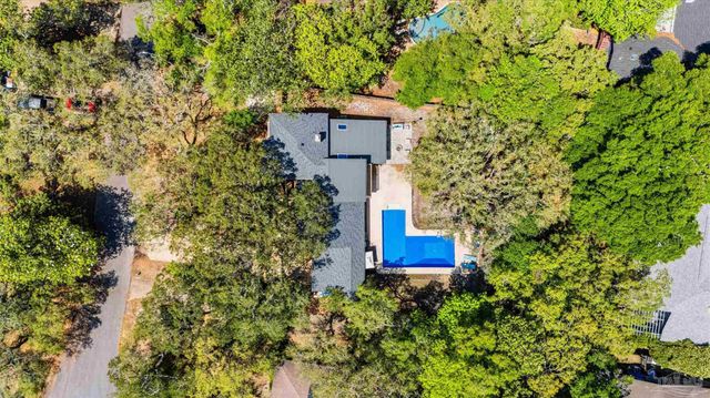 1555 Oak Shore Dr, Gulf Breeze, FL 32563