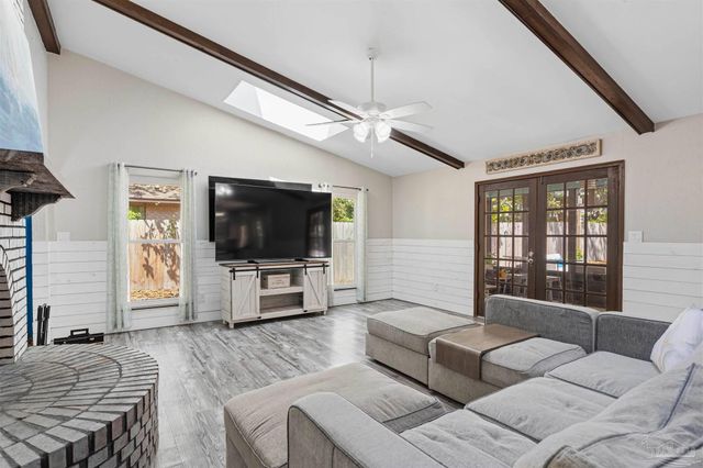 1555 Oak Shore Dr, Gulf Breeze, FL 32563