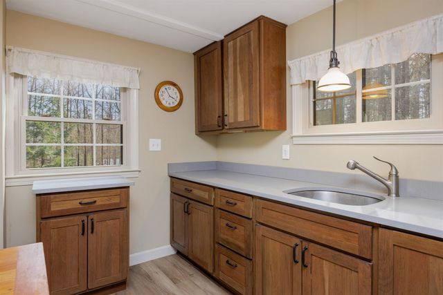 10 Shorewood Estates Road, Unity, NH 03773