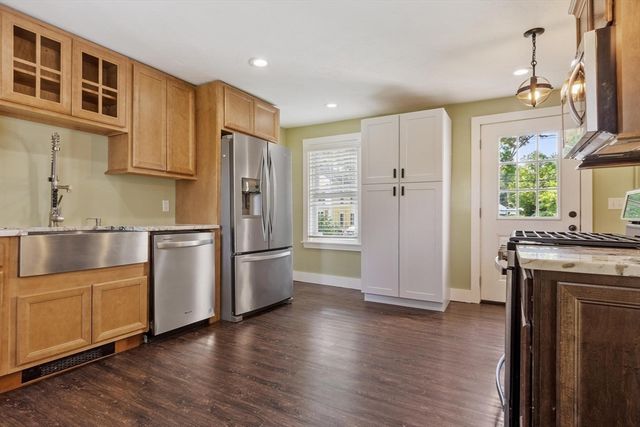 48 Central St, West Brookfield, MA 01585