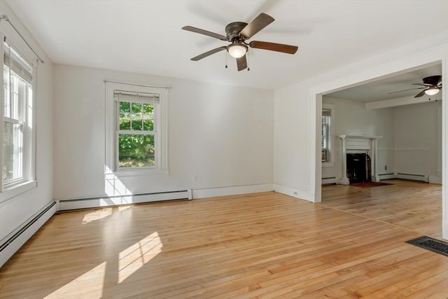 48 Central St, West Brookfield, MA 01585