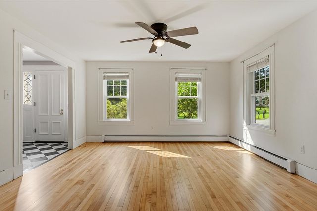 48 Central St, West Brookfield, MA 01585